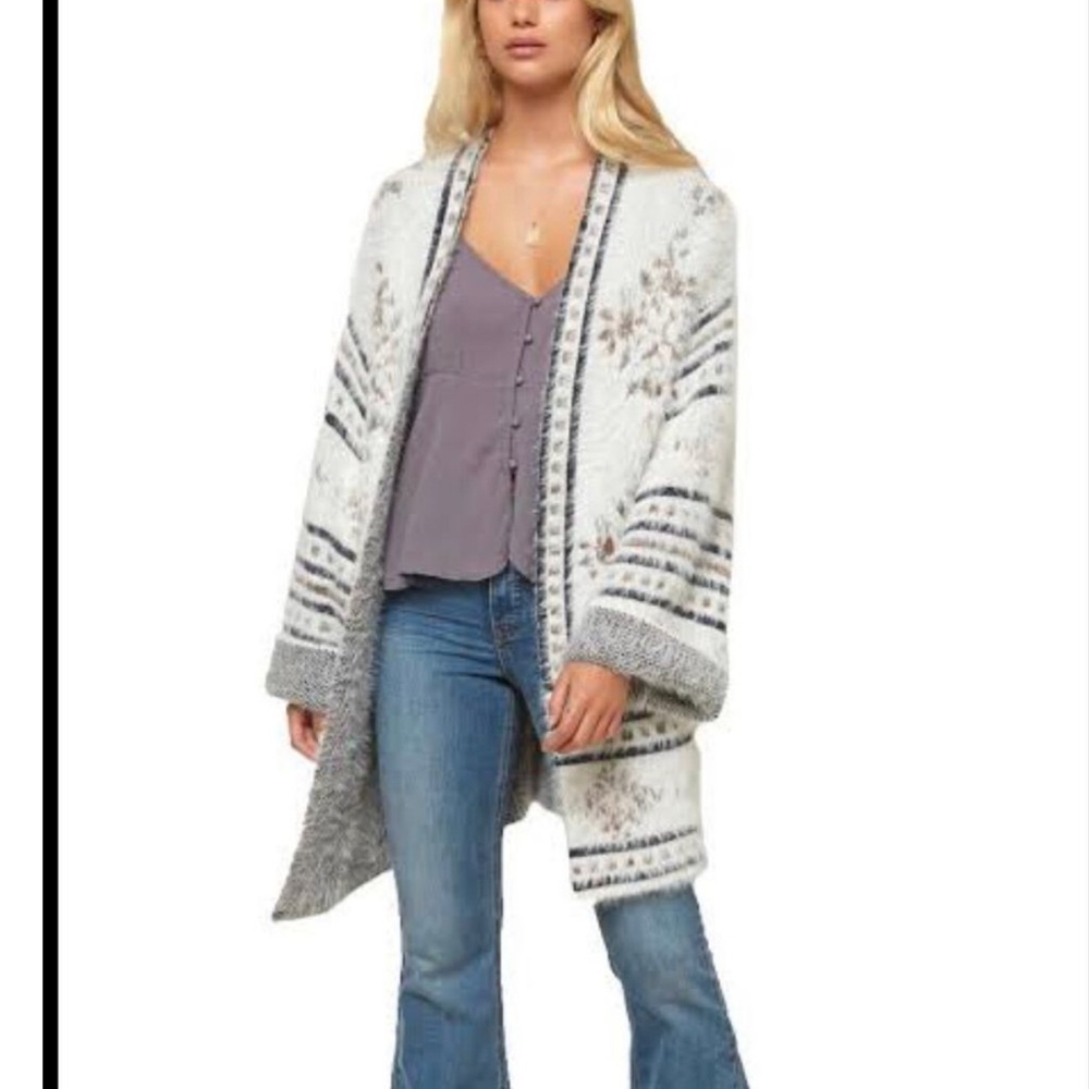 O’Neil Avalon Cardigan oversized XS/S creamy white with a fun print! Like New
